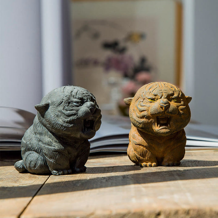 Buddha Stones Handmade Mini Roaring Tiger Iron Powder Rust Cast Resin Statue Home Decoration - image 1