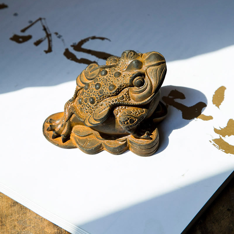 Buddha Stones Handmade Feng Shui Frog Toad Copper Coins Iron Powder Rust Cast Resin Statue Home Decoration - Feng Shui Frog - Rust Version 6*6*7cm - image 0